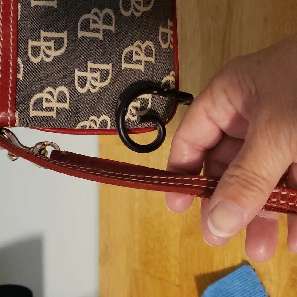 Vintage Large Slim Dooney Wristlet (#77) - Picture 2 of 10